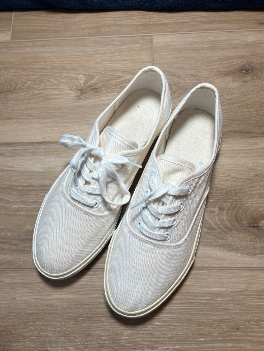 Men’s Classic Canvas Lace-Up Sneakers in Off-White.